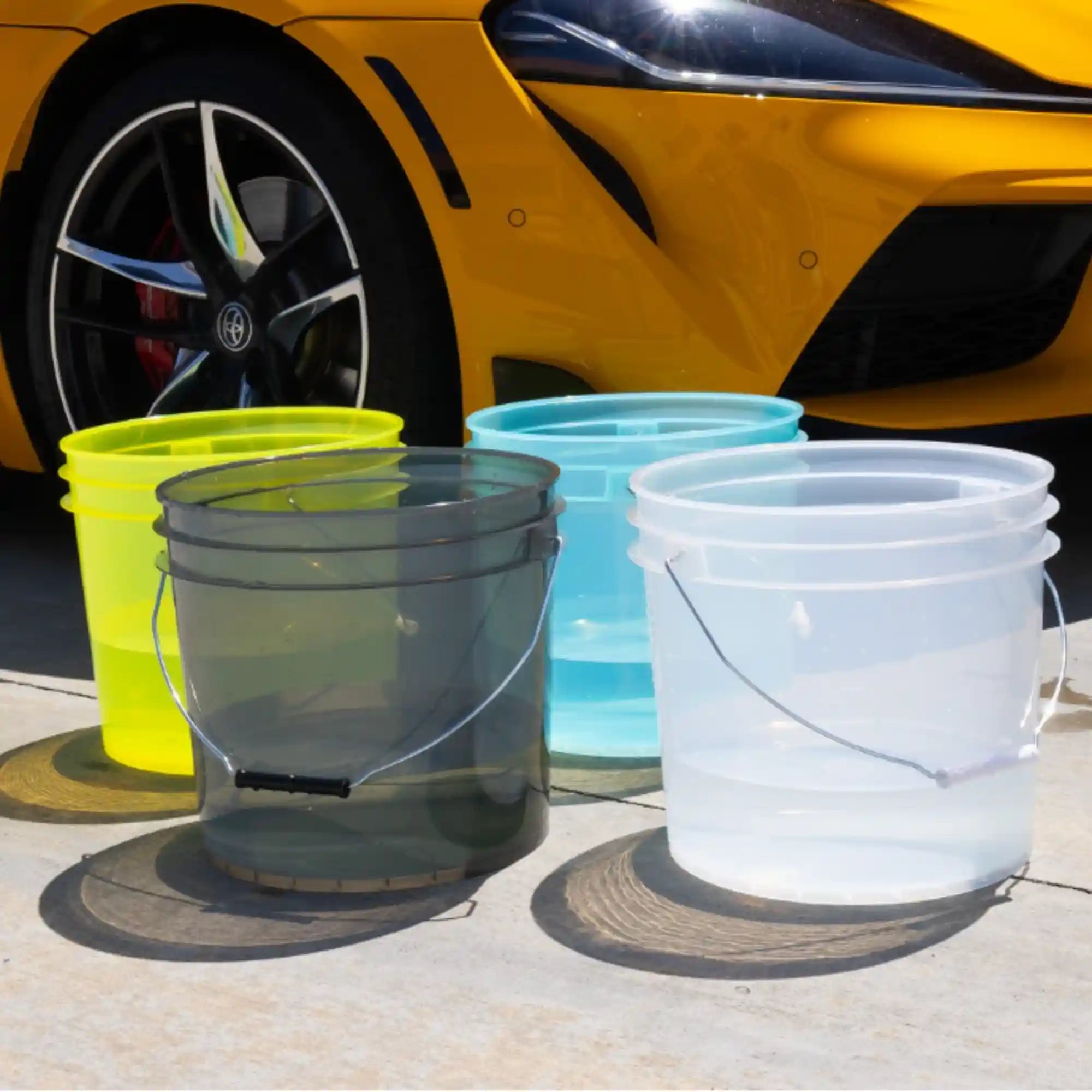 CLEAR YELLOW PLASTIC BUCKET 3.5 GAL